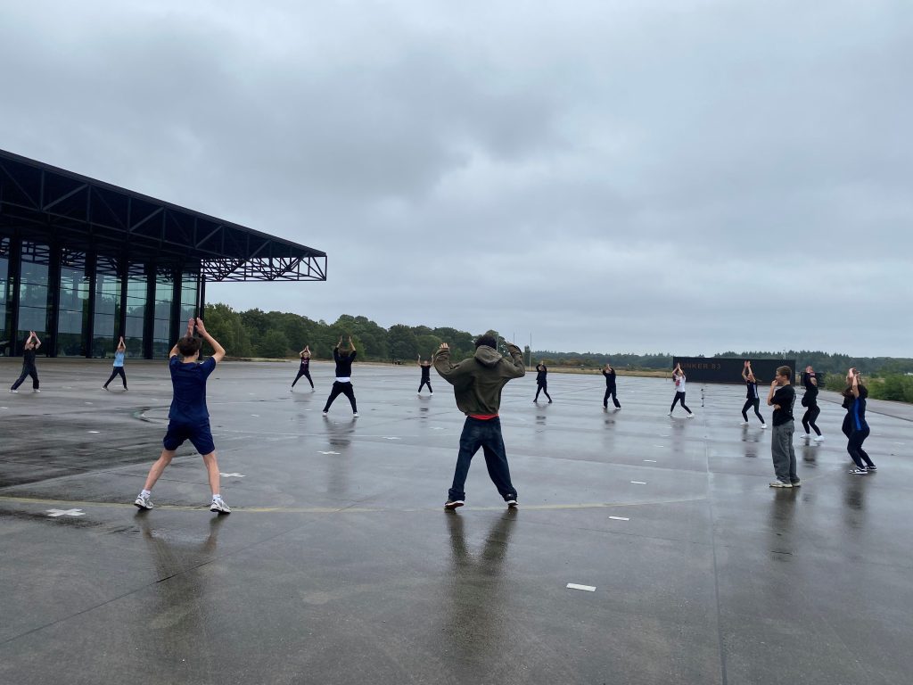 Sportieve oefeningen bij het Nationaal Militair Museum
